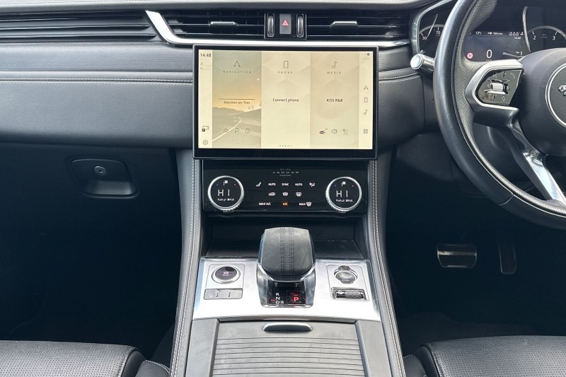 2022 (22) JAGUAR F-PACE 2.0 D200 R-Dynamic Black 5dr Auto AWD 5106604