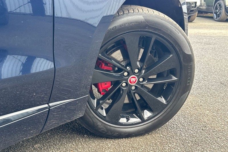 2022 (22) JAGUAR F-PACE 2.0 D200 R-Dynamic Black 5dr Auto AWD 5106639