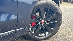 2022 (22) JAGUAR F-PACE 2.0 D200 R-Dynamic Black 5dr Auto AWD 5106639