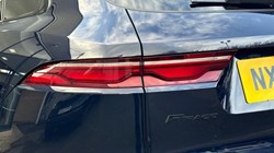 2022 (22) JAGUAR F-PACE 2.0 D200 R-Dynamic Black 5dr Auto AWD 5106609