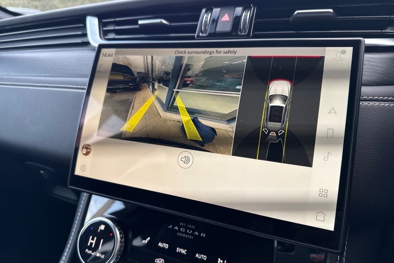 2022 (22) JAGUAR F-PACE 2.0 D200 R-Dynamic Black 5dr Auto AWD 5106621