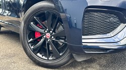 2022 (22) JAGUAR F-PACE 2.0 D200 R-Dynamic Black 5dr Auto AWD 5106634