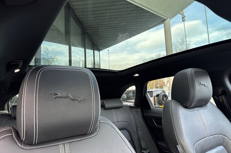 2022 (22) JAGUAR F-PACE 2.0 D200 R-Dynamic Black 5dr Auto AWD 5106611