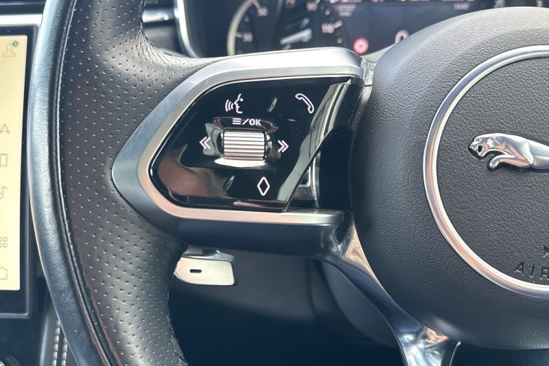 2022 (22) JAGUAR F-PACE 2.0 D200 R-Dynamic Black 5dr Auto AWD 5106618