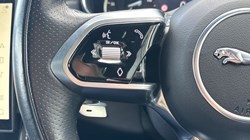 2022 (22) JAGUAR F-PACE 2.0 D200 R-Dynamic Black 5dr Auto AWD 5106618