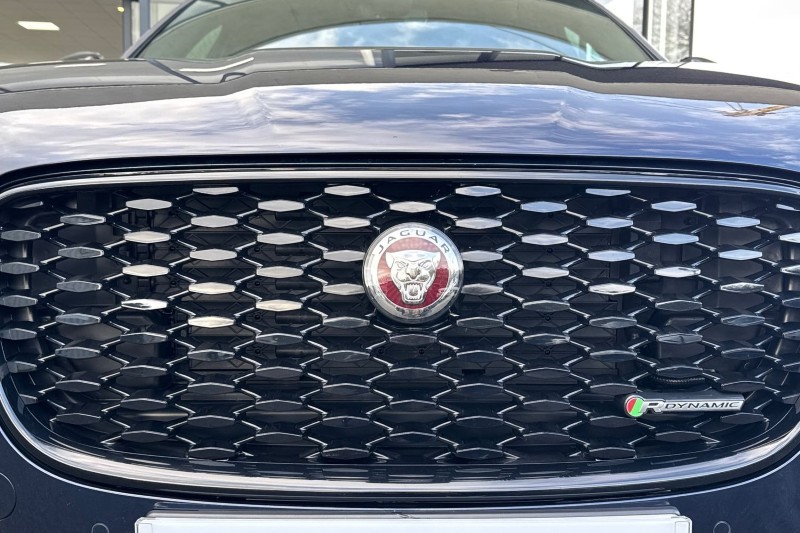 2022 (22) JAGUAR F-PACE 2.0 D200 R-Dynamic Black 5dr Auto AWD 5106633