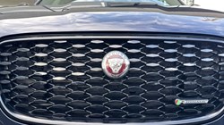 2022 (22) JAGUAR F-PACE 2.0 D200 R-Dynamic Black 5dr Auto AWD 5106633