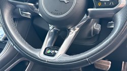 2022 (22) JAGUAR F-PACE 2.0 D200 R-Dynamic Black 5dr Auto AWD 5106617