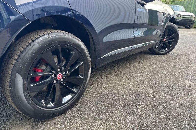 2022 (22) JAGUAR F-PACE 2.0 D200 R-Dynamic Black 5dr Auto AWD 5106638