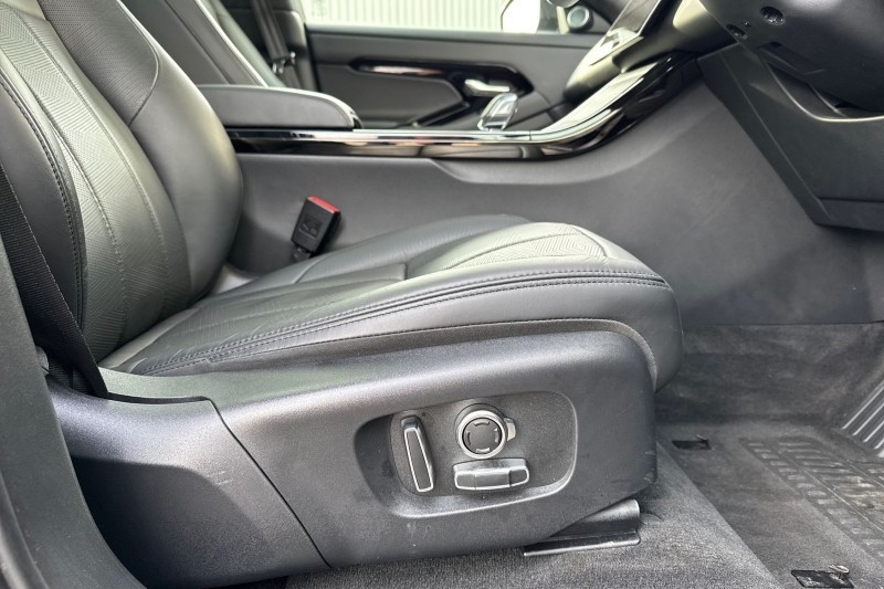 2025 (74) LAND ROVER RANGE ROVER EVOQUE 2.0 D200 Autobiography 5dr Auto [Revised] 5060686