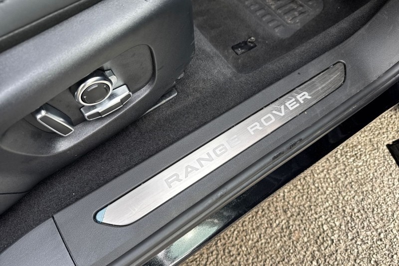 2025 (74) LAND ROVER RANGE ROVER EVOQUE 2.0 D200 Autobiography 5dr Auto [Revised] 5060703