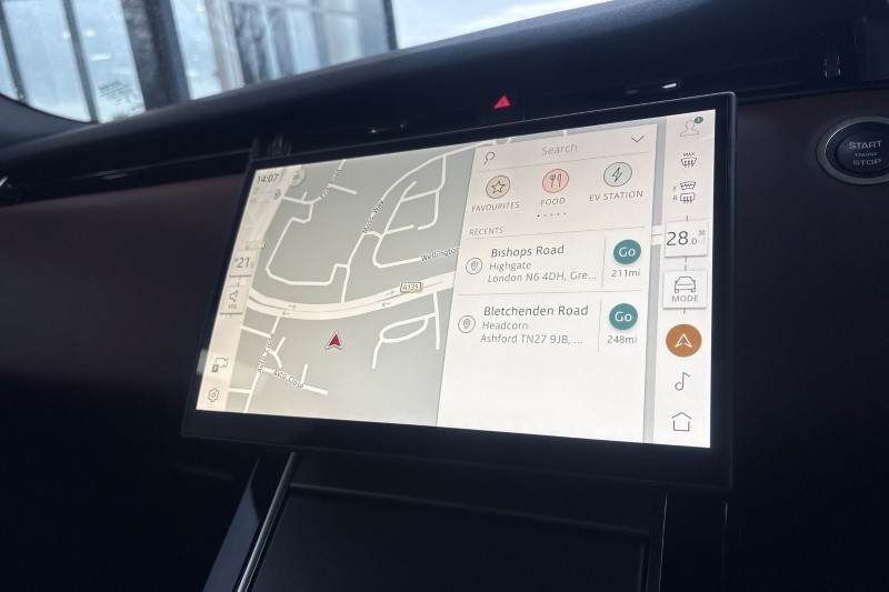 2024 (24) LAND ROVER RANGE ROVER EVOQUE 1.5 P270e Dynamic HSE 5dr Auto 4941080