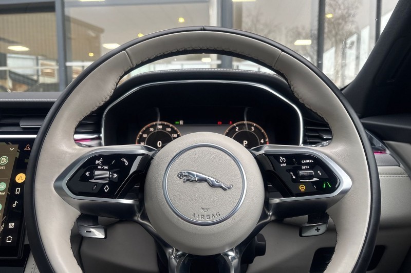 2023 (73) JAGUAR F-PACE 2.0 D200 R-Dynamic SE Black 5dr Auto AWD 4940988