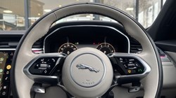 2023 (73) JAGUAR F-PACE 2.0 D200 R-Dynamic SE Black 5dr Auto AWD 4940988