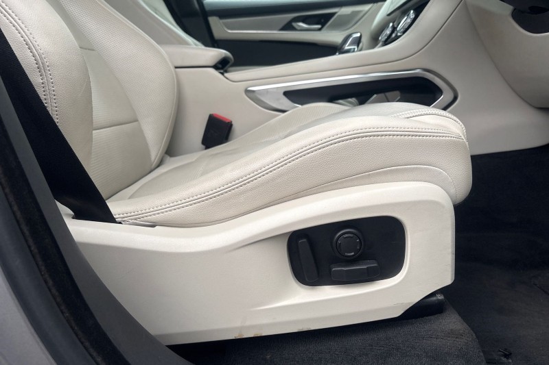 2023 (73) JAGUAR F-PACE 2.0 D200 R-Dynamic SE Black 5dr Auto AWD 4940985