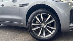 2023 (73) JAGUAR F-PACE 2.0 D200 R-Dynamic SE Black 5dr Auto AWD 4941008