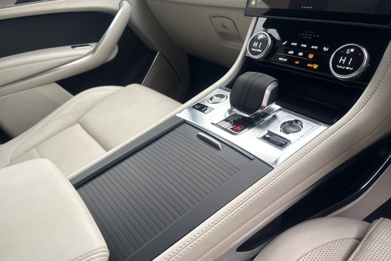 2023 (73) JAGUAR F-PACE 2.0 D200 R-Dynamic SE Black 5dr Auto AWD 4940973