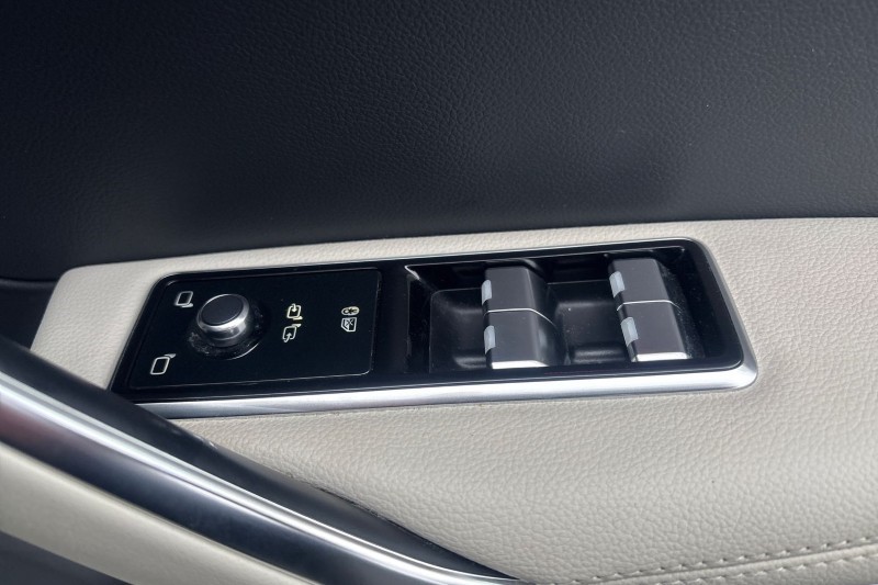 2023 (73) JAGUAR F-PACE 2.0 D200 R-Dynamic SE Black 5dr Auto AWD 4940984