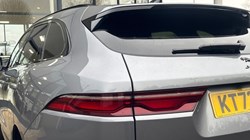 2023 (73) JAGUAR F-PACE 2.0 D200 R-Dynamic SE Black 5dr Auto AWD 4940979