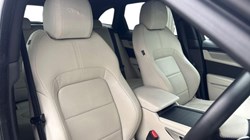 2023 (73) JAGUAR F-PACE 2.0 D200 R-Dynamic SE Black 5dr Auto AWD 4940987