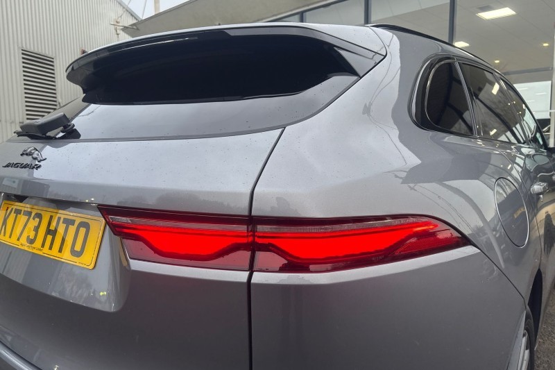 2023 (73) JAGUAR F-PACE 2.0 D200 R-Dynamic SE Black 5dr Auto AWD 4941011