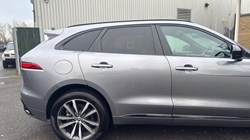 2023 (73) JAGUAR F-PACE 2.0 D200 R-Dynamic SE Black 5dr Auto AWD 4941015