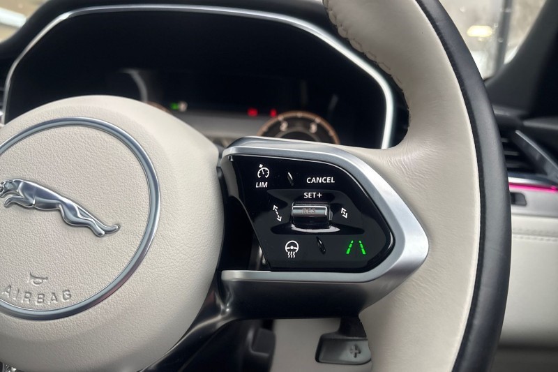 2023 (73) JAGUAR F-PACE 2.0 D200 R-Dynamic SE Black 5dr Auto AWD 4940990