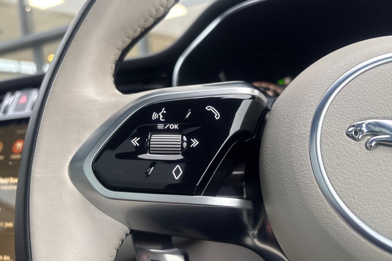 2023 (73) JAGUAR F-PACE 2.0 D200 R-Dynamic SE Black 5dr Auto AWD 4940989