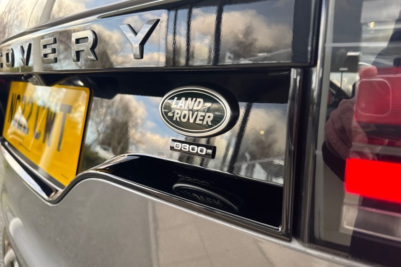 2022 (22) LAND ROVER DISCOVERY 3.0 D300 R-Dynamic SE 5dr Auto 4969263