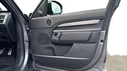 2022 (22) LAND ROVER DISCOVERY 3.0 D300 R-Dynamic SE 5dr Auto 4969237