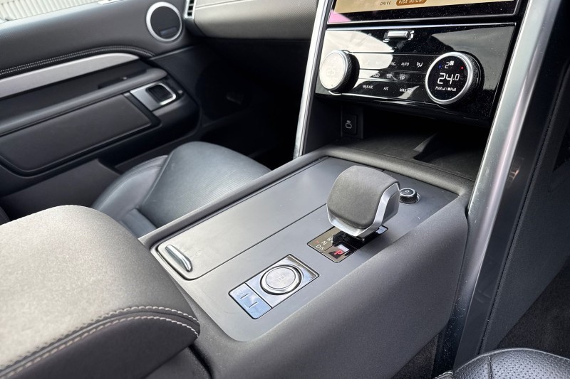 2022 (22) LAND ROVER DISCOVERY 3.0 D300 R-Dynamic SE 5dr Auto 4969227