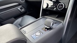 2022 (22) LAND ROVER DISCOVERY 3.0 D300 R-Dynamic SE 5dr Auto 4969227