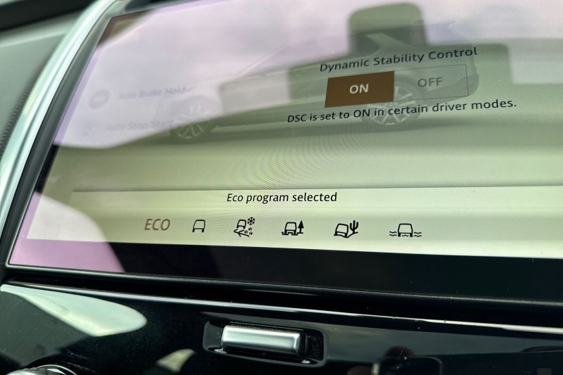 2022 (22) LAND ROVER DISCOVERY 3.0 D300 R-Dynamic SE 5dr Auto 4969250