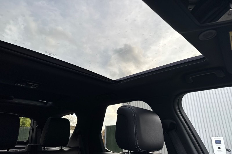 2022 (22) LAND ROVER DISCOVERY 3.0 D300 R-Dynamic SE 5dr Auto 4969235