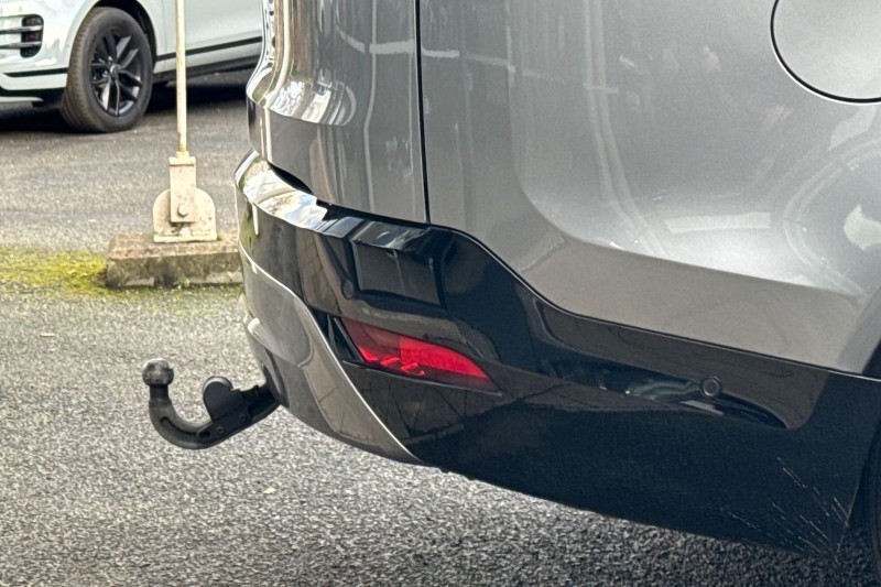 2022 (22) LAND ROVER DISCOVERY 3.0 D300 R-Dynamic SE 5dr Auto 4969236