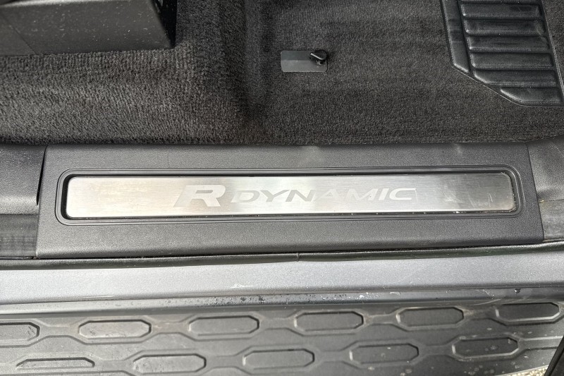 2022 (22) LAND ROVER DISCOVERY 3.0 D300 R-Dynamic SE 5dr Auto 4969256