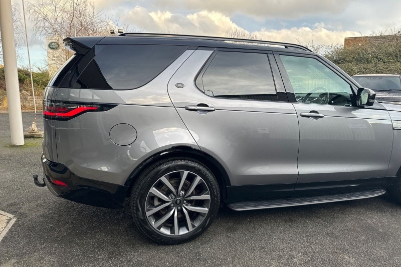 2022 (22) LAND ROVER DISCOVERY 3.0 D300 R-Dynamic SE 5dr Auto 4969268