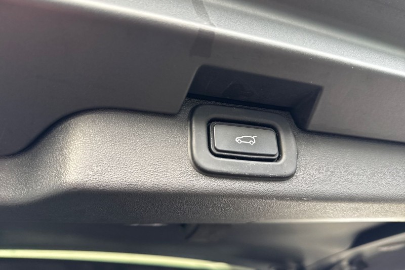 2022 (22) LAND ROVER DISCOVERY 3.0 D300 R-Dynamic SE 5dr Auto 4969258