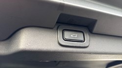 2022 (22) LAND ROVER DISCOVERY 3.0 D300 R-Dynamic SE 5dr Auto 4969258