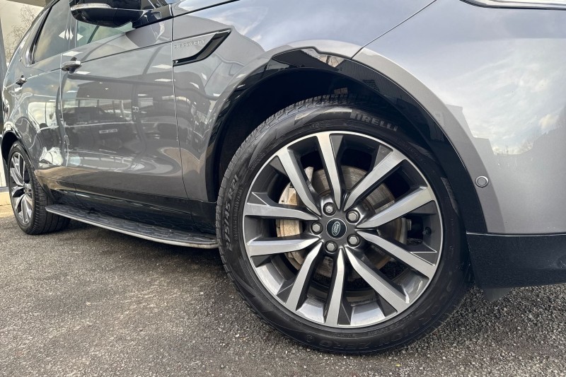 2022 (22) LAND ROVER DISCOVERY 3.0 D300 R-Dynamic SE 5dr Auto 4969261