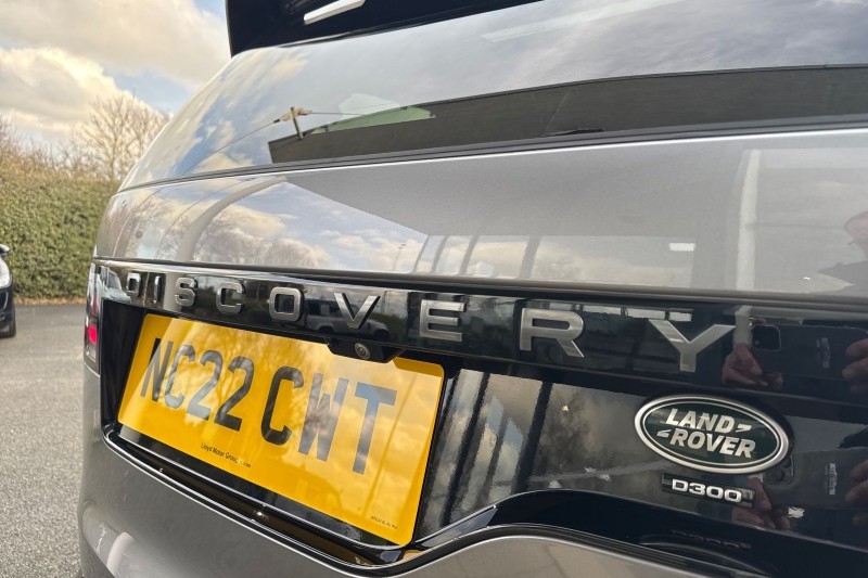 2022 (22) LAND ROVER DISCOVERY 3.0 D300 R-Dynamic SE 5dr Auto 4969262