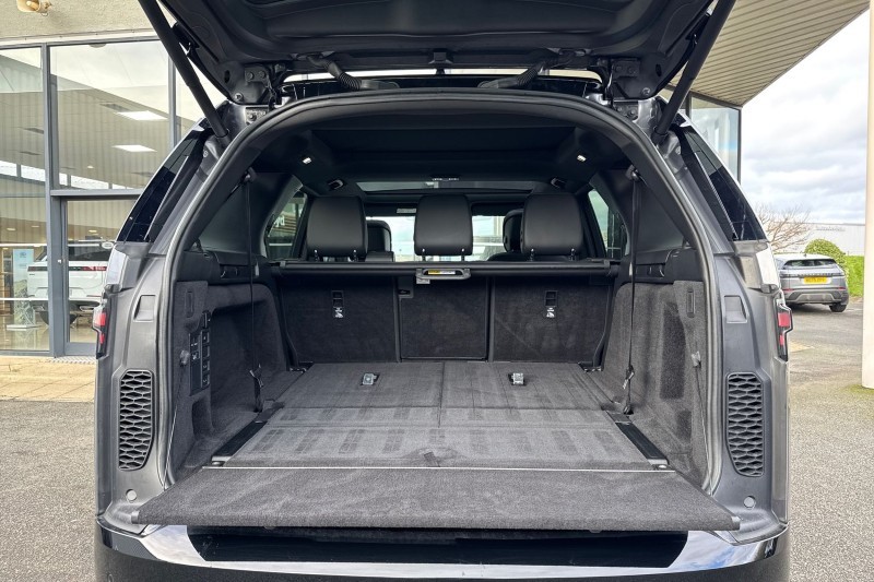 2022 (22) LAND ROVER DISCOVERY 3.0 D300 R-Dynamic SE 5dr Auto 4969224