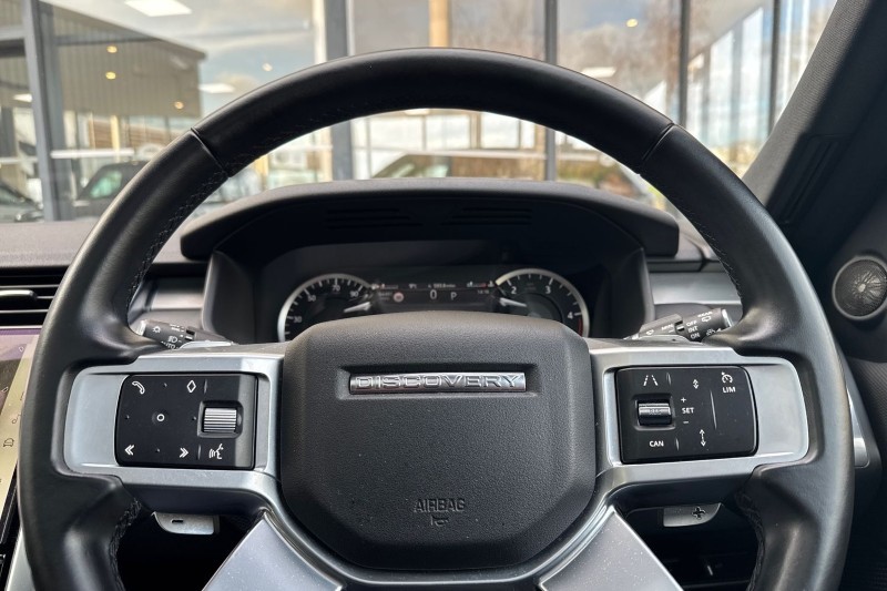 2022 (22) LAND ROVER DISCOVERY 3.0 D300 R-Dynamic SE 5dr Auto 4969242