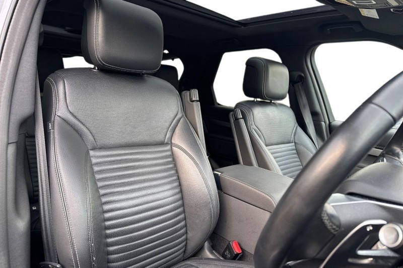 2022 (22) LAND ROVER DISCOVERY 3.0 D300 R-Dynamic SE 5dr Auto 4969241