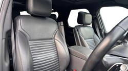 2022 (22) LAND ROVER DISCOVERY 3.0 D300 R-Dynamic SE 5dr Auto 4969241