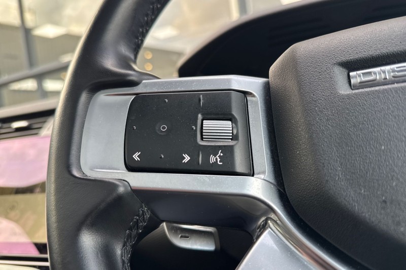 2022 (22) LAND ROVER DISCOVERY 3.0 D300 R-Dynamic SE 5dr Auto 4969243