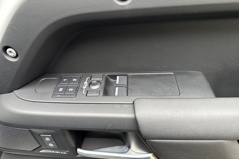 2024 (74) LAND ROVER DEFENDER 3.0 D250 X-Dynamic SE 90 3dr Auto 5002871