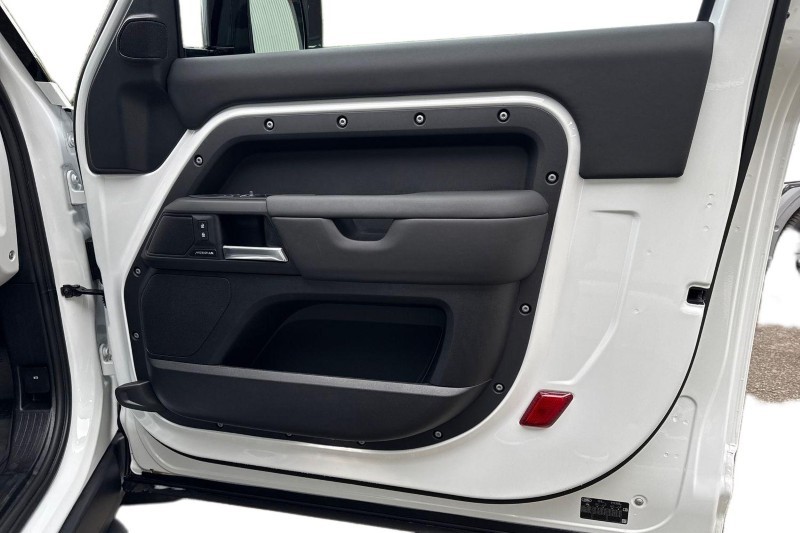 2024 (74) LAND ROVER DEFENDER 3.0 D250 X-Dynamic SE 90 3dr Auto 5002870