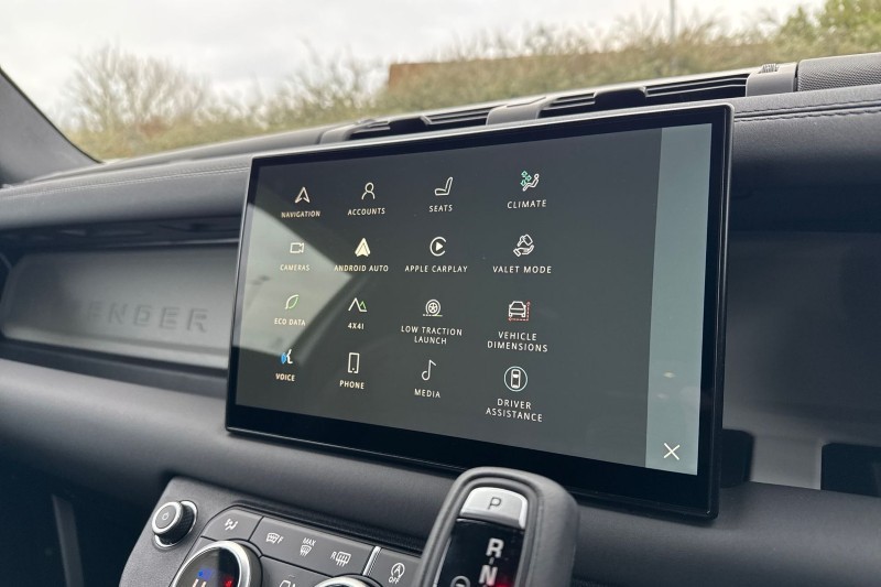 2024 (74) LAND ROVER DEFENDER 3.0 D250 X-Dynamic SE 90 3dr Auto 5002881