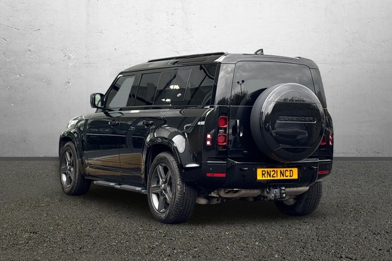 2021 (21) LAND ROVER DEFENDER 3.0 D300 X-Dynamic SE 110 5dr Auto 4956419